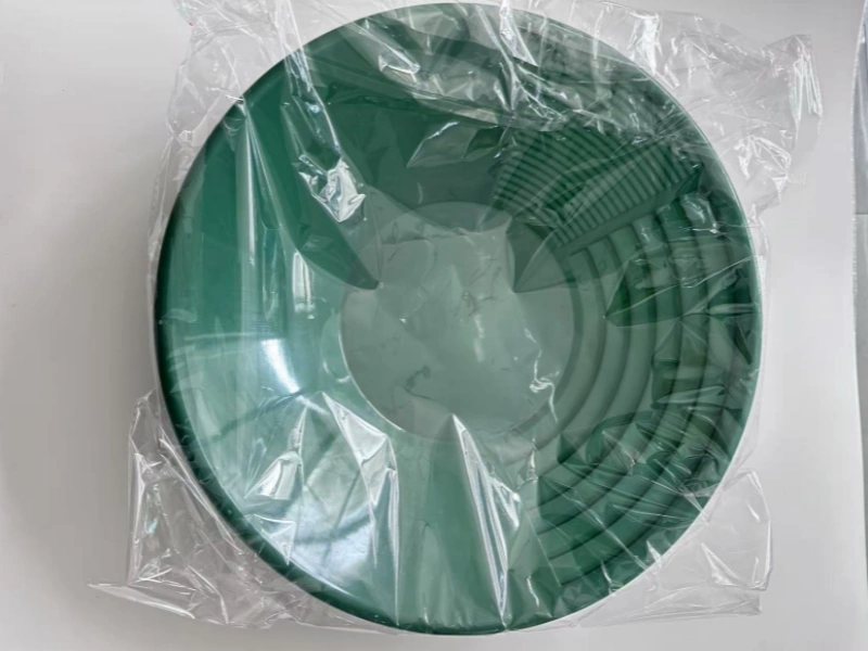 Hand-Cranked Gold Washing Pan - Image 4